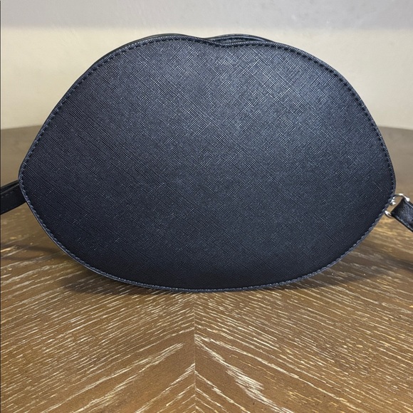 Mad Engine Vampire Red Lips & Fangs Crossbody Purse Bag Dracula Goth Punk - Picture 4 of 10